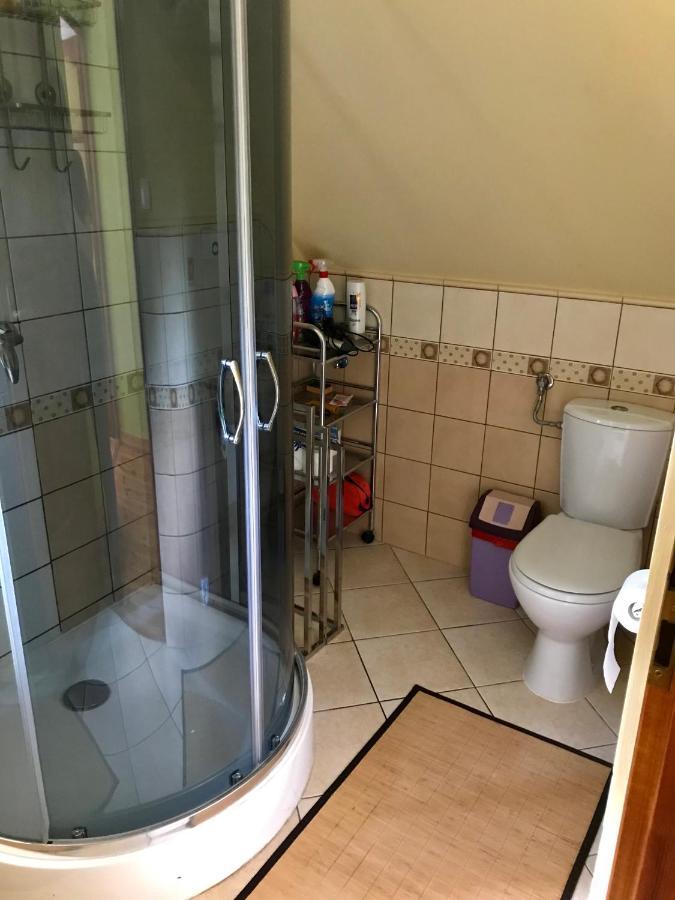 Zolty Domek Nad Jeziorem Lubniewice Exteriör bild