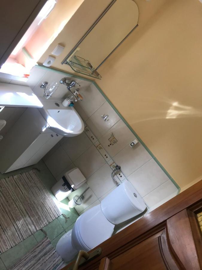 Zolty Domek Nad Jeziorem Lubniewice Exteriör bild