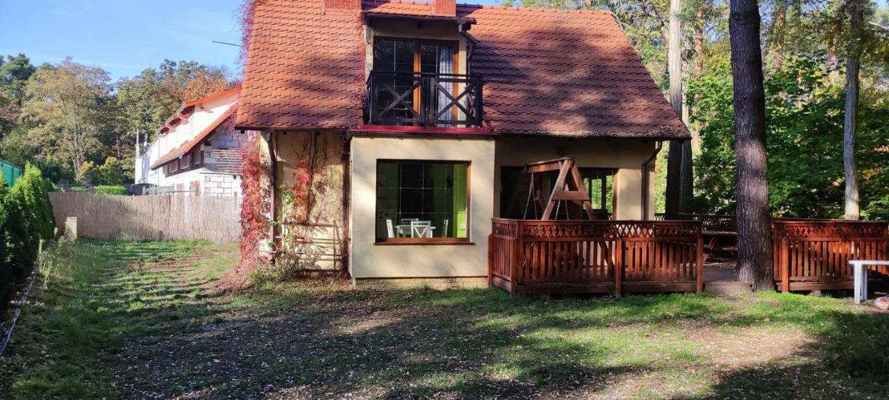 Zolty Domek Nad Jeziorem Lubniewice Exteriör bild